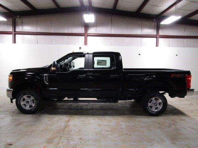 2017 Ford F-250 Super Duty XL Crew Cab 4WD V8